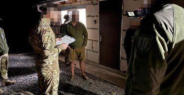 ДБР затримало офіцера ЗСУ: його судитимуть за катування й імітацію розстрілу підлеглих (фото)