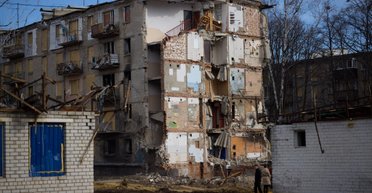 Повреждены выходы из метро, магазин и жилой дом: РФ ударила "Шахедами" по Харькову