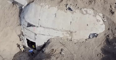 Зберіг історію: чоловік перетворив покинутий ядерний бункер на унікальне житло (відео)