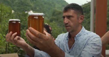 Безумный мед: как добывают странный деликатес, вызывающий галлюцинации (видео)