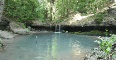 Секретний водоспад серед степів: блогери знайшли унікальну локацію на Одещині (фото)