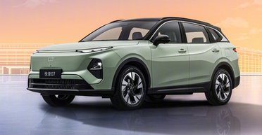 Цена $13 900 и расход 3,9 л/100 км: в Китае дебютировал недорогой семейный кроссовер (фото)