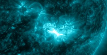 Сонце вибухнуло потужним спалахом із плями, більшої за Землю: день Ікс стає ближчим (відео)