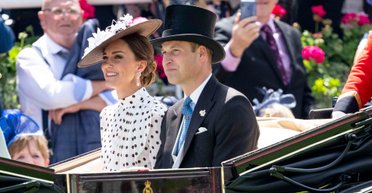 "Стосунки на ножах", — тарологиня розповіла про стосунки Кейт Міддлтон і принца Вільяма