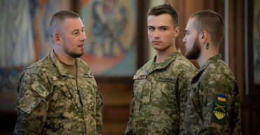 Две недели в окружении ВС РФ: первые контрактники "18-24" из ВСУ получили ордена (фото)