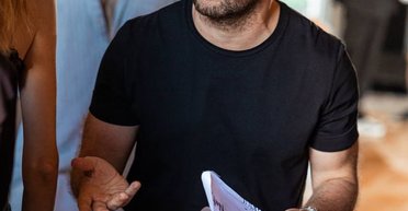 Андре Тан пояснив, чому досі приховує обличчя своєї єдиної доньки (відео)