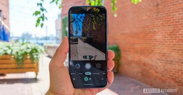 Самые лучшие бюджетные камерофоны: топ-5 моделей от Pixel, Samsung, OnePlus (фото, видео)