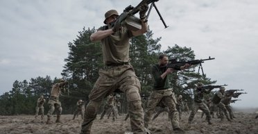 США сняли запрет на поставку оружия бригаде "Азов", — The Washington Post