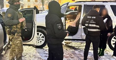 200 тисяч за "непридатність": адвокатка на Чернігівщині допомагала відкупитися від мобілізації