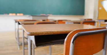 Хотів "влаштувати темну": в ліцеї Києва вчитель погрожував семикласнику, деталі