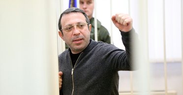 "Вы сидели, как свиньи!" Как прошел суд по делу Корбана