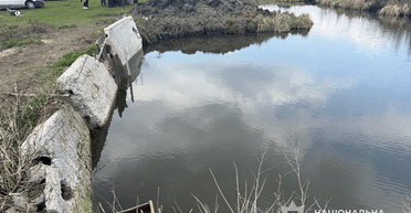 Медики и дедушка пытались спасти: на Тернопольщине утонул 4-летний мальчик