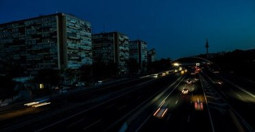 "12 на 12 — оптимальний варіант": експерт розповів, скільки триватимуть відключення світла