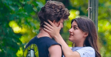 Донька Тома Круза розійшлася з бойфрендом (фото)