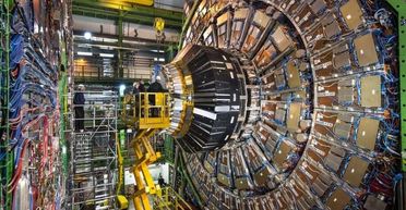 На шляху до відкриття нової фізики: вчені виявили аномалії на Великому адронному колайдері