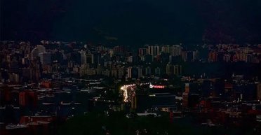 "Внимательно следят": Белый дом ответил, причастны ли США к взрывам и стрельбе в столице Венесуэлы