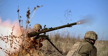 Началось с новой силой: под Бахмутом оккупанты атакуют позиции ВСУ (карта)