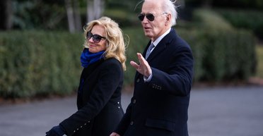 Бриллиант от Моди и коллаж от Зеленского: названы самые дорогие подарки семьи Байдена