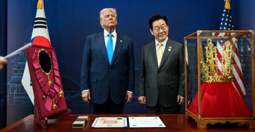 Не хабар, а подарунок: чим шість країн "догоджали" Трампу і що вони отримали натомість