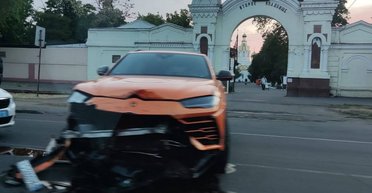В Одессе разбили мощный кроссовер Lamborghini за $300 000 (фото, видео)