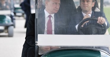 Гарный казак Эммануэль. Как французский президент оказался сильнее Путина