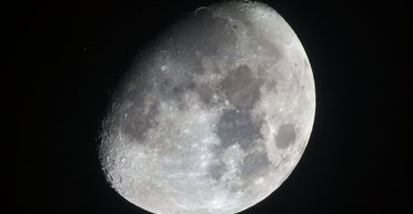 Сюрприз для вчених: на Місяці виявлено екзотичну сірку, якої не повинно бути