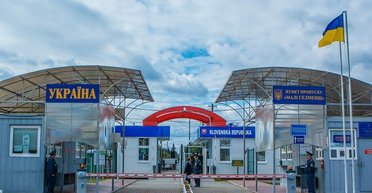 Словаччина закрила всі прикордонні переходи з Україною: у чому причина