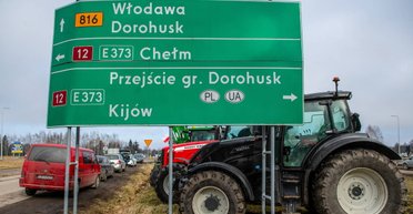 "Вопрос нацбезопасности": Украина призвала Польшу свободно пропускать топливо через границу