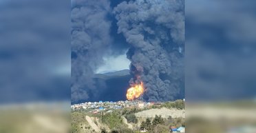 В Туапсе горят резервуары местного НПЗ: огненный гриб над новым резервуаром, — OSINT (видео)
