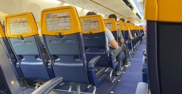 Підліток перетворила 9-годинний політ чоловіка на пекельне випробування: він "по-британськи" помстився