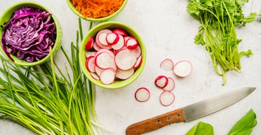 Диетологи назвали 5 продуктов, которые обязательно нужно есть в мае