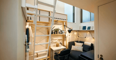 Во Львове показали самую маленькую квартиру: скромнее каморки Гарри Поттера (видео)