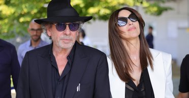 Моніка Беллуччі і Тім Бертон прибули на Венеційський кінофестиваль-2024 (фото)