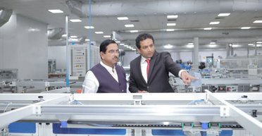 В Индии создают солнечные панели с помощью ИИ и роботов: чем они лучше обычных