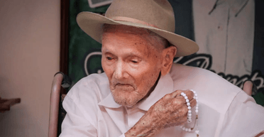 За два місяці до 115-річчя: помер найстаріший чоловік у світі (фото)