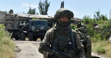 "Бросают в мясорубку": РФ набирает каждый месяц до 30 тысяч солдат для войны в Украине, — СМИ