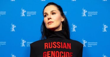 Маша Ефросинина удивила платьем на красной дорожке Берлинского кинофестиваля (фото)