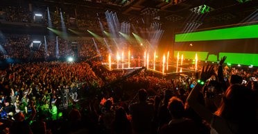 Фаер шоу и мужской стриптиз: чем запомнился второй полуфинал Евровидения-2024 (фото)