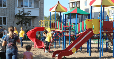 РФ атаковала Киев: на детскую площадку упали обломки дрона, — Кличко