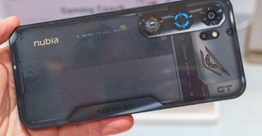 Смартфон з батареєю 6210 мАг здивував ціною і вбудованим кулером: що це за новинка (фото)