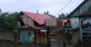 "Россияне эвакуировали за 1 тысячу долларов". Как выживала Херсонщина после подрыва Каховской ГЭС