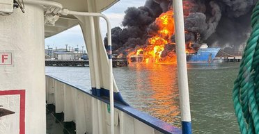 "Информационный вакуум в РФ не может переварить": что известно о уничтоженном пароме "Конро Трейдер" (фото)