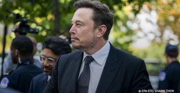 "Помогал и помогает": в Минцифры оправдали Илона Маска после скандала со Starlink