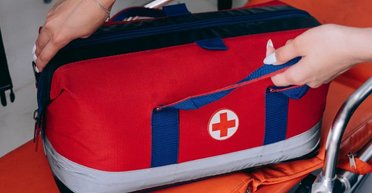 Несертифікований гемостатик "Кровоспас" потрапляє на передову через волонтерів, – блогер Щербина