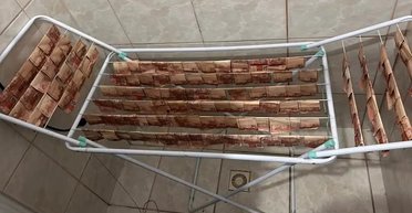 Бразильские полицейские показали, как выглядят по-настоящему отмытые деньги (фото)