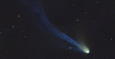 Зелена диявольська комета-вулкан втратила свій хвіст під час зближення із Сонцем (відео)