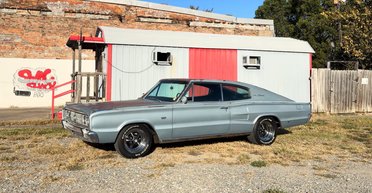 Раритетное американское авто 60-х простояло 40 лет в старом гараже (фото, видео)