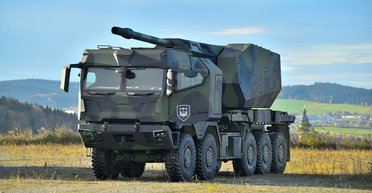 Турбота про логістику: армія США тестує прототипи тактичних вантажівок (фото)