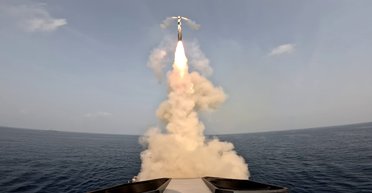 Полетіла на 900 км: Індія випробовує ракету BrahMos збільшеної дальності (відео)