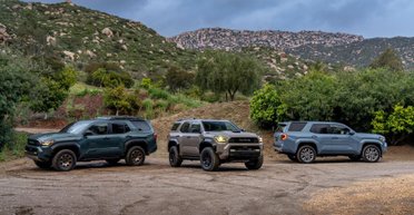 Недорогая альтернатива Prado: в продажу поступает новый рамный внедорожник Toyota (фото)